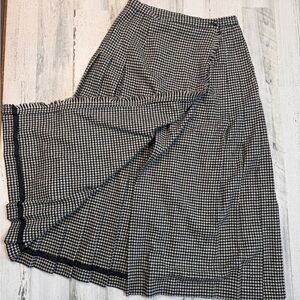 Orvis Vintage Wool Wrap Skirt Fringe Pleated Wool Size 6 Black White